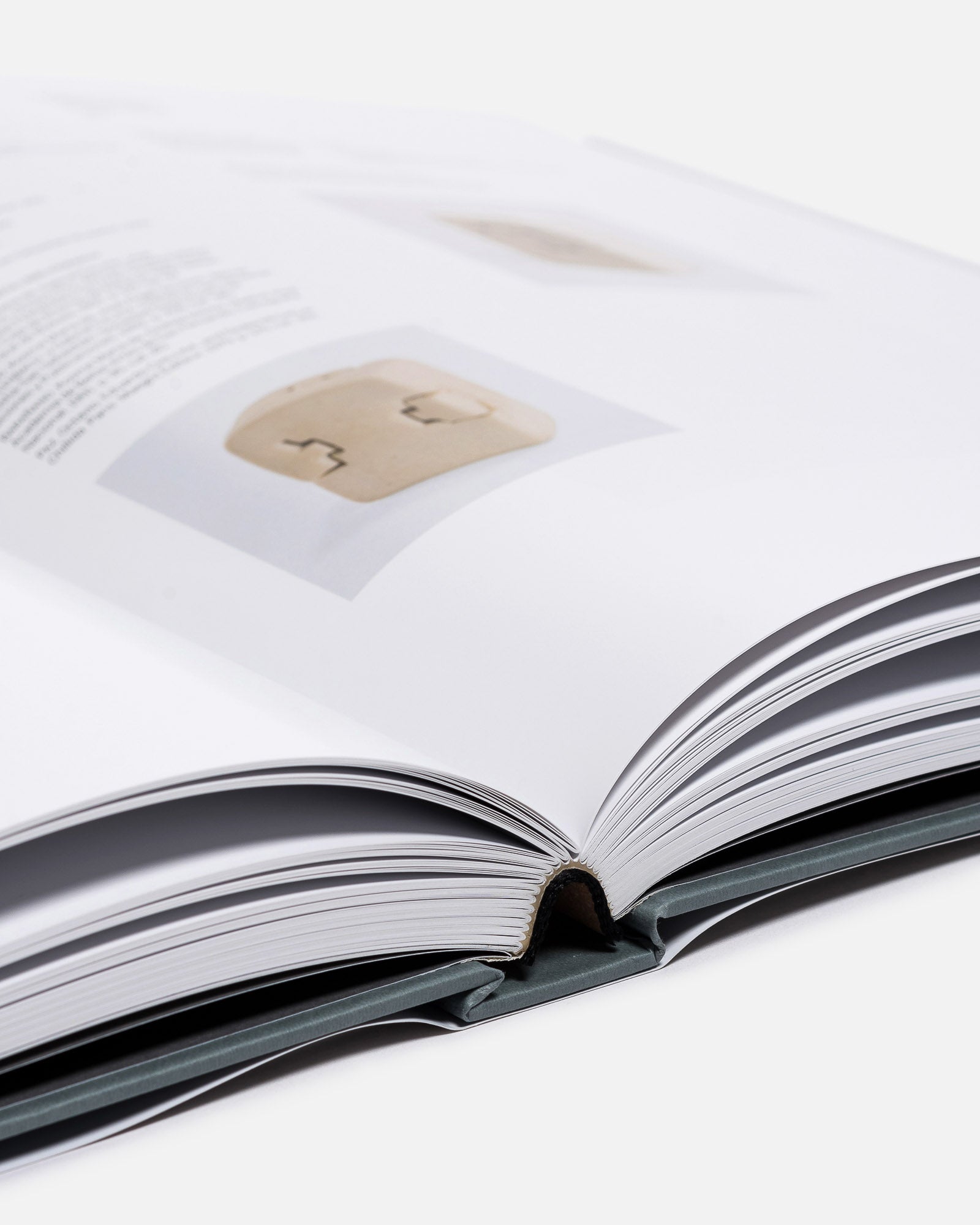 EDUARDO CHILLIDA II (1974-1982) CATALOGUE RAISONNE OF SCULPTURE