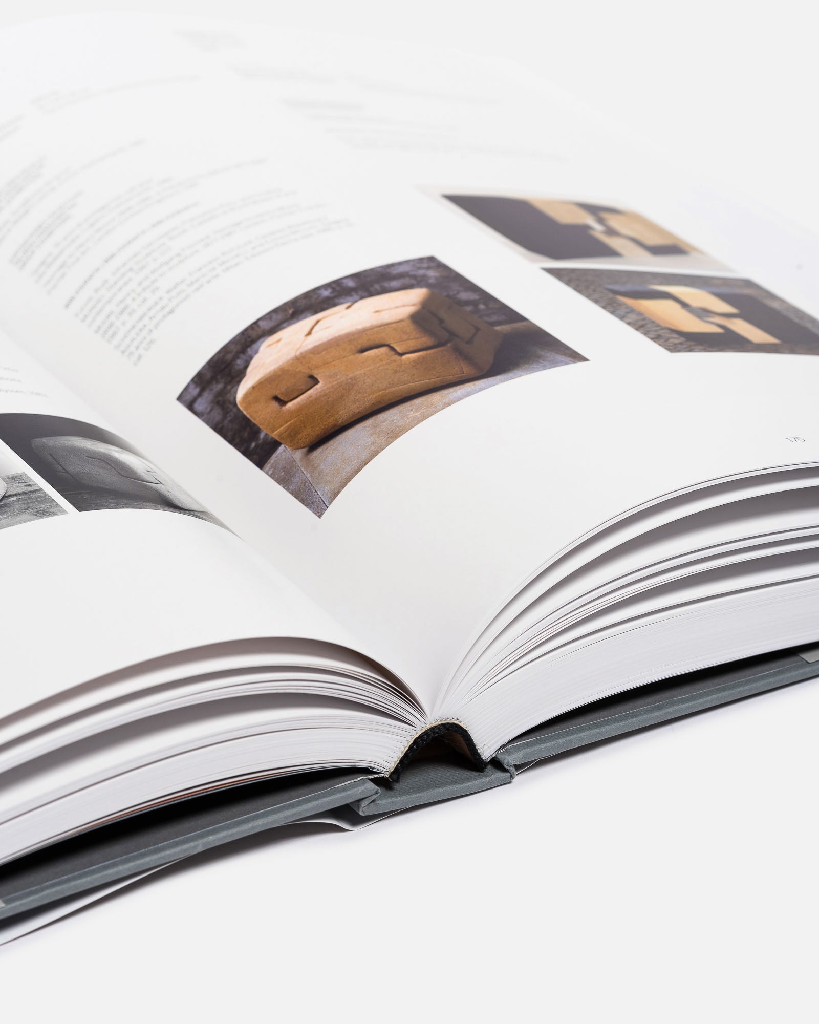 EDUARDO CHILLIDA III (1983-1990) CATALOGUE RAISONNE OF SCULPTURE