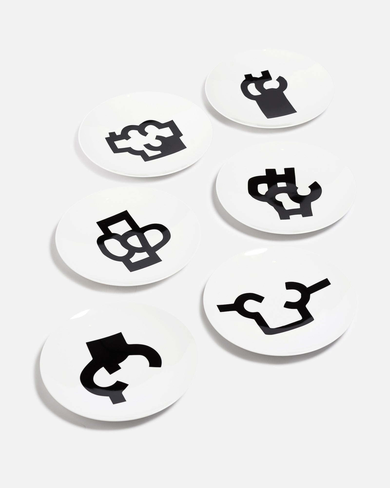 SET OF PLATES